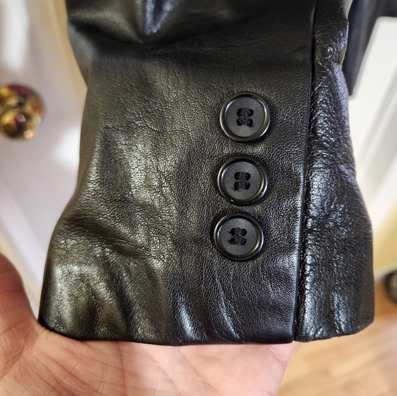 Danier Genuine Leather Jacket, Size Large, Black - Picture 5 of 6